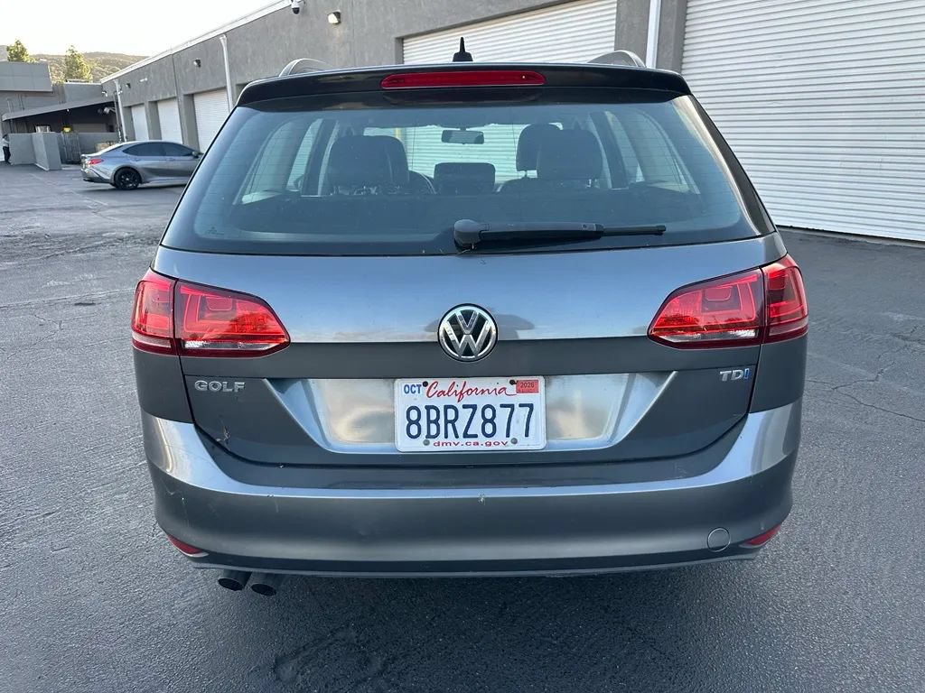 Used 2015 Volkswagen Golf TDI S FWD image 3