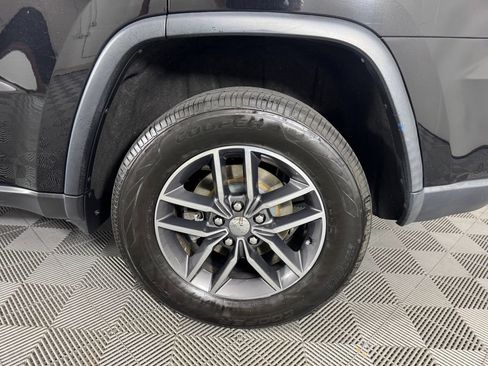 Used 2017 Jeep Grand Cherokee Limited AWD/4WD image 34