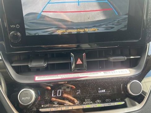 Used 2024 Toyota Corolla LE image 9