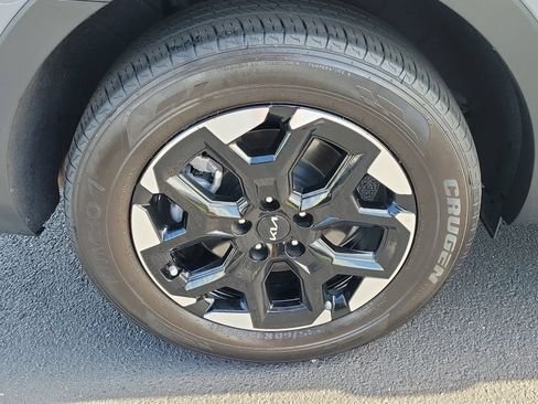 Used 2025 Kia Sorento S FWD image 5