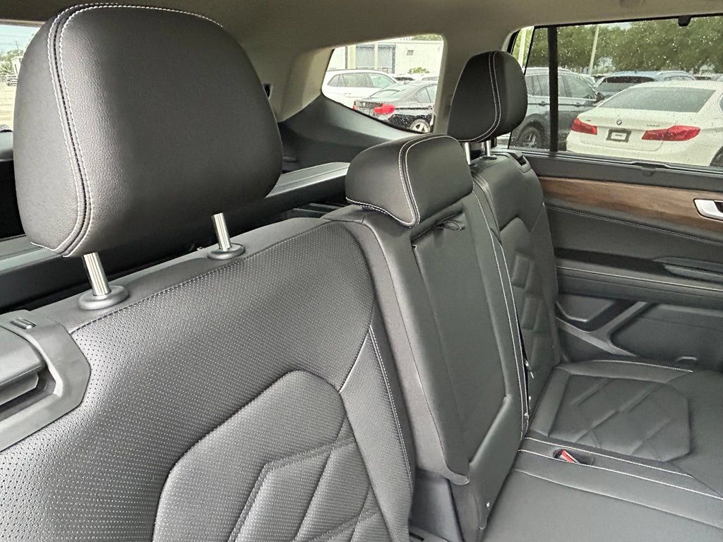 Certified 2026 Volkswagen Atlas SE FWD image 39