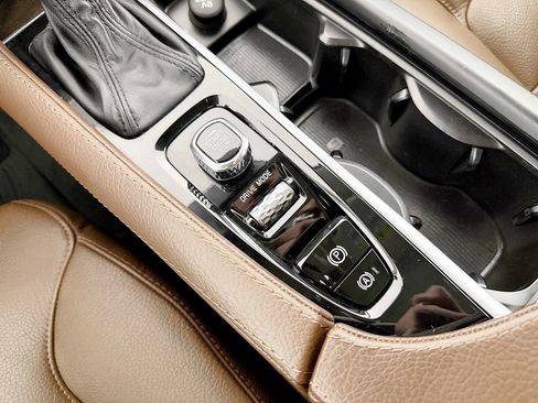 Used 2019 Volvo XC90 T6 Momentum w/ Advanced Package image 61