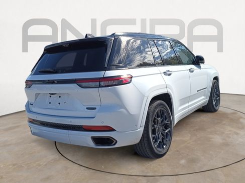 Certified 2024 Jeep Grand Cherokee Summit image 10