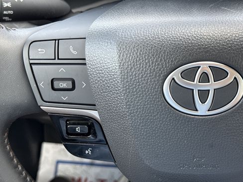 Used 2025 Toyota Camry XLE FWD image 20