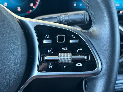 Certified 2022 Mercedes-Benz GLB 250 4MATIC image 27