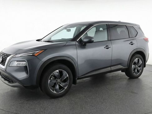 Used 2025 Nissan Rogue SV AWD/4WD image 3