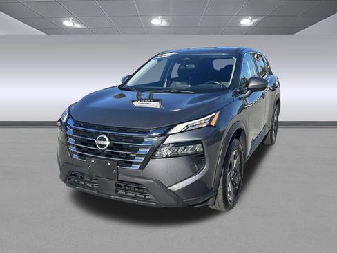 Used 2024 Nissan Rogue SV image 7