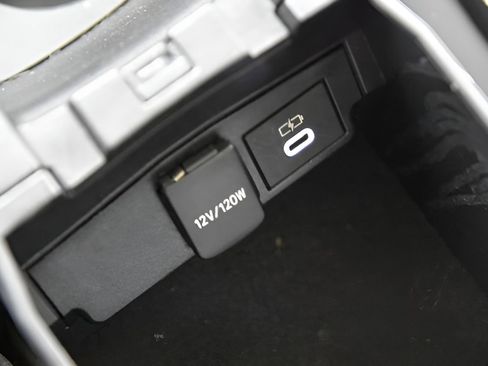 Used 2024 Toyota Corolla LE image 29