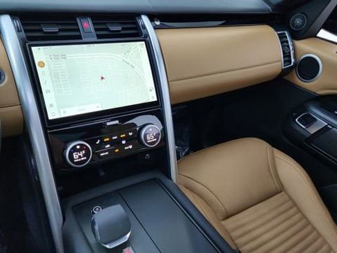 Used 2023 Land Rover Discovery S R-Dynamic image 45