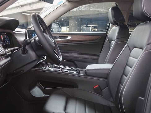 New 2025 Volkswagen Atlas SEL image 19