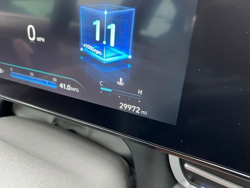 Used 2025 Hyundai Elantra SEL image 39