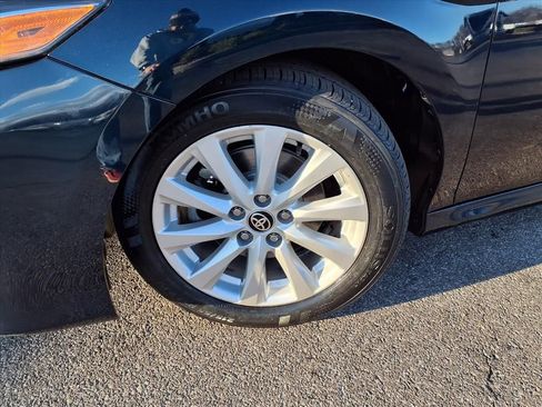 Used 2020 Toyota Camry LE image 31