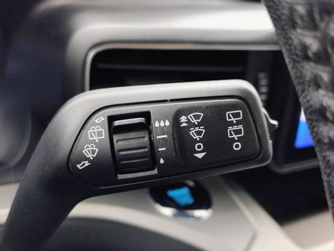 Used 2022 Ford Explorer XLT w/ Equipment Group 202A image 47