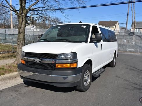 Used 2023 Chevrolet Express 3500 LT w/ LT Preferred Equipment Group image 2