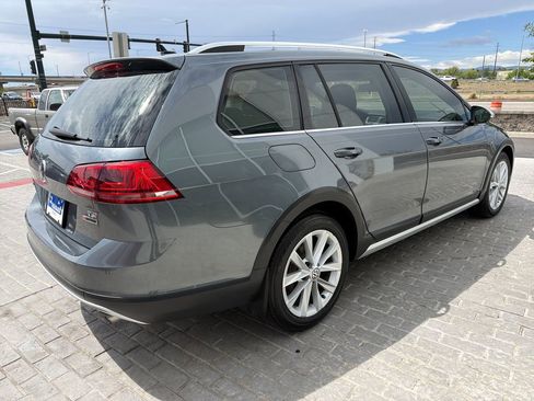 Used 2017 Volkswagen Golf Alltrack SE AWD/4WD image 5
