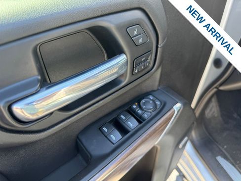 Used 2023 Chevrolet Silverado 2500 High Country w/ Z71 Off-Road Package image 18