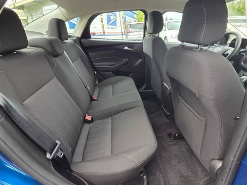 Used 2018 Ford Focus SE FWD image 15