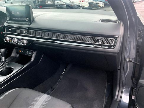 Used 2023 Honda Civic Sport image 15