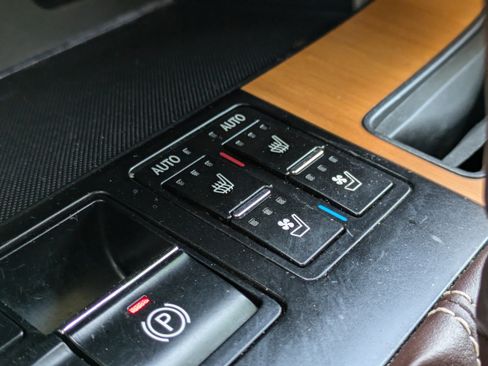 Used 2020 Lexus RX 450h AWD w/ Premium Package image 31