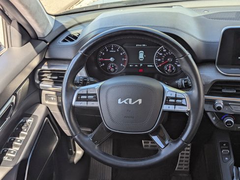 Certified 2022 Kia Telluride SX w/ SX Prestige Package image 16