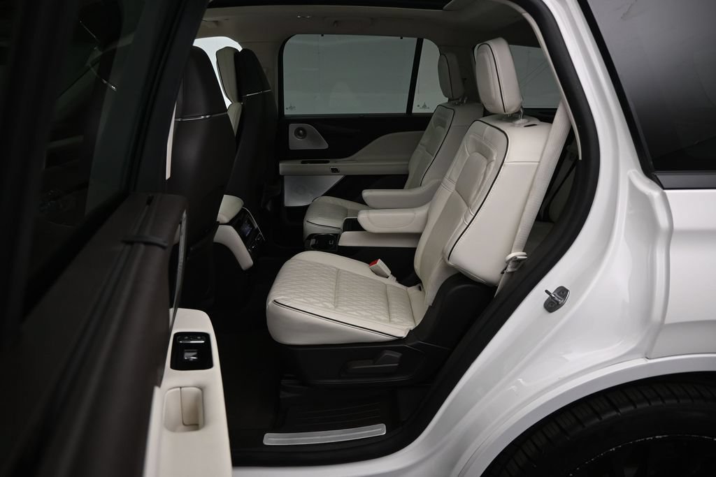 Used 2023 Lincoln Aviator Black Label w/ Jet Package AWD/4WD image 12