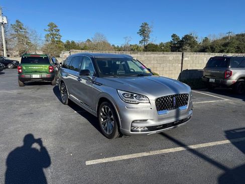 Used 2021 Lincoln Aviator Grand Touring w/ Equipment Group 302A image 2