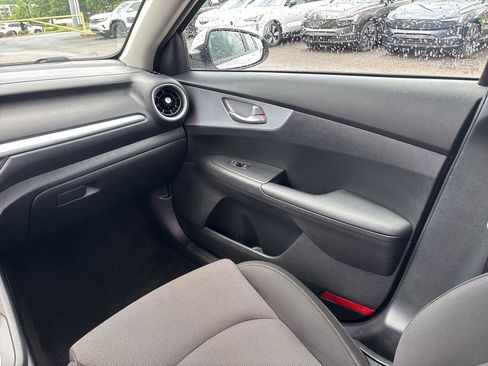 Used 2024 Kia Forte LXS FWD image 27