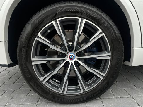 Used 2022 BMW X5 M50i w/ Executive Package image 12
