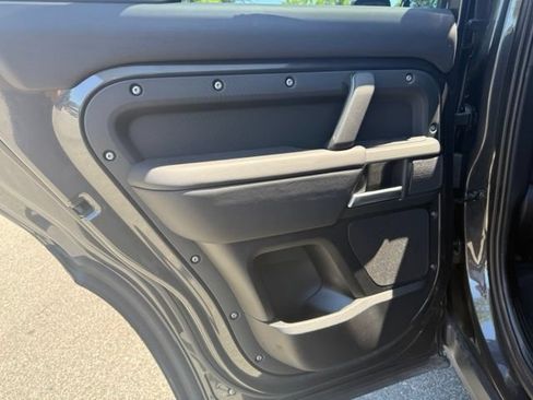 Used 2025 Land Rover Defender 110 X-Dynamic SE AWD/4WD image 35