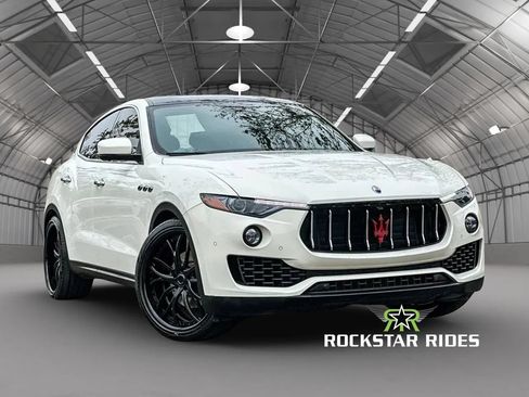 Used 2018 Maserati Levante AWD/4WD image 24