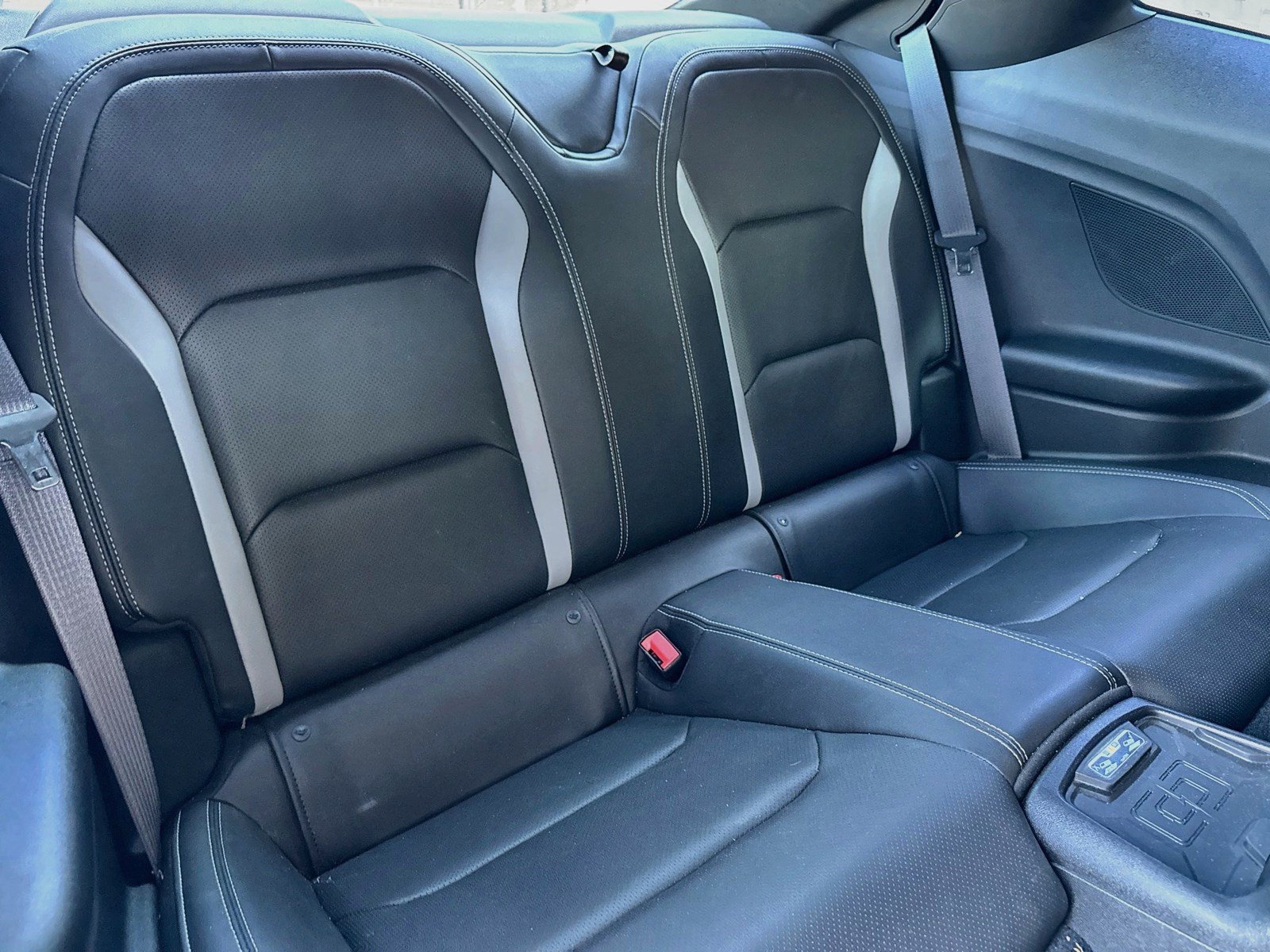 Used 2016 Chevrolet Camaro SS RWD image 18