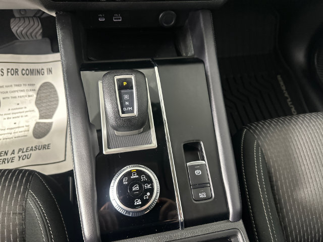 Used 2023 Mitsubishi Outlander ES AWD/4WD image 15