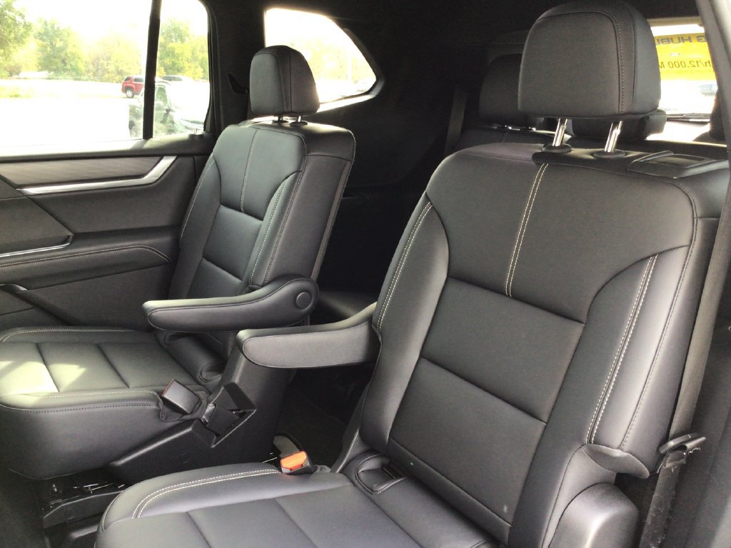 Used 2026 GMC Acadia Elevation w/ Elevation Premium Package FWD image 35