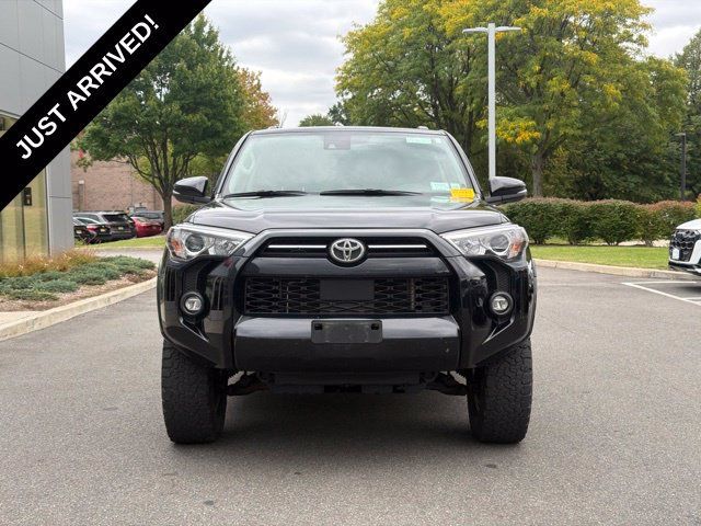 Used 2023 Toyota 4Runner SR5 Premium w/ Moonroof Package AWD/4WD image 2