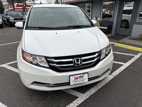 Used 2017 Honda Odyssey SE image 12