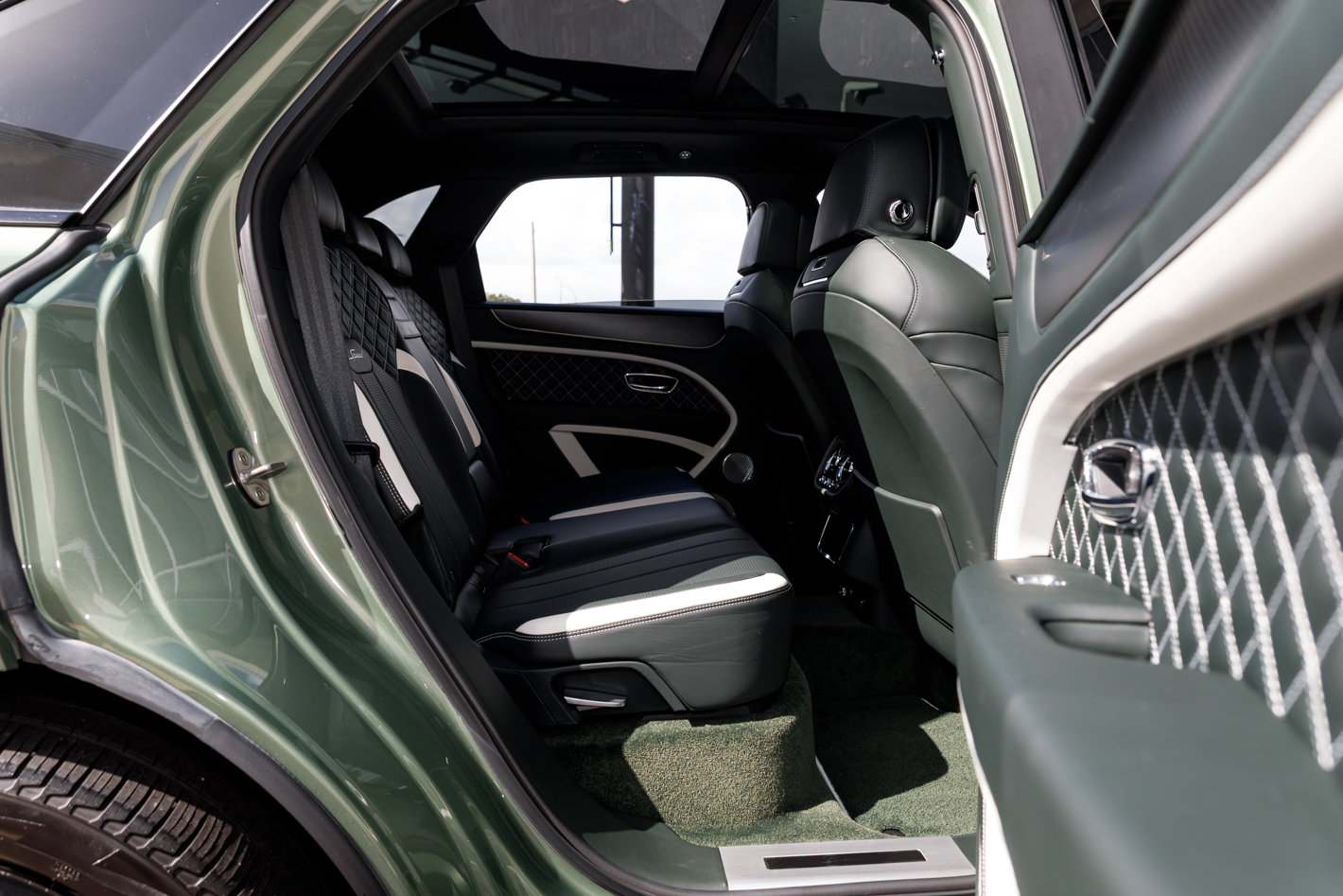 Used 2023 Bentley Bentayga Speed AWD/4WD image 41