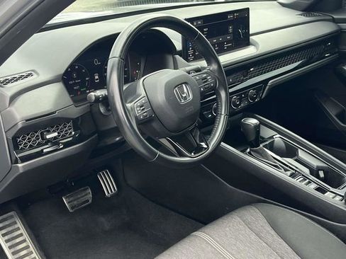 Used 2023 Honda Accord Sport image 12