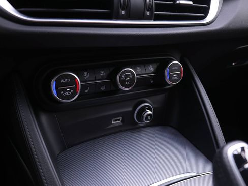 Certified 2024 Alfa Romeo Stelvio Veloce AWD/4WD image 9
