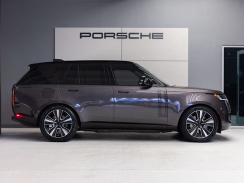 Used 2026 Land Rover Range Rover SE AWD/4WD image 8