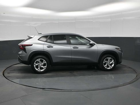 New 2026 Chevrolet Trax LS w/ LS Convenience Package image 9