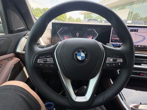 Used 2025 BMW X5 xDrive40i w/ Premium Package AWD/4WD image 21
