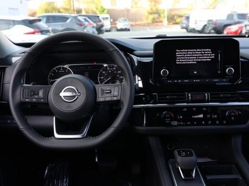 New 2025 Nissan Pathfinder SV image 22