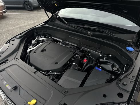 New 2026 Volvo XC90 B6 Plus w/ Protection Package Premier image 31