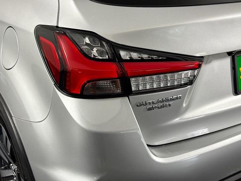 Used 2020 Mitsubishi Outlander Sport SE AWD/4WD image 36