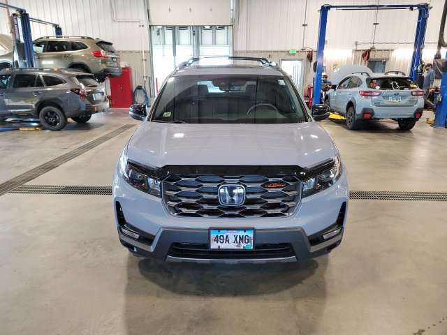 Used 2025 Honda Passport TrailSport image 2