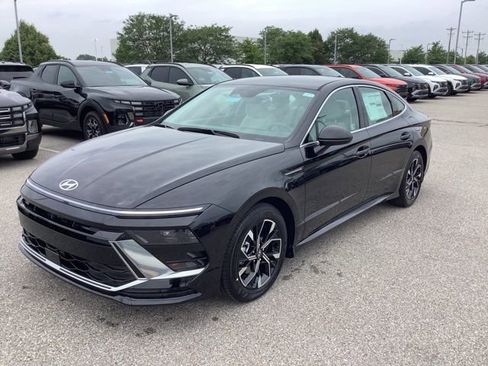 Used 2025 Hyundai Sonata SEL image 1