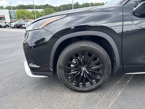 Certified 2024 Toyota Highlander XSE FWD image 26