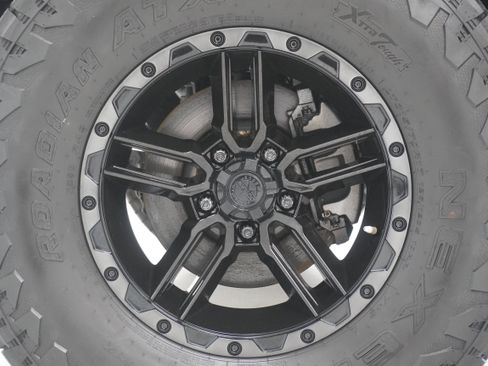 Used 2023 Jeep Gladiator Sport image 29