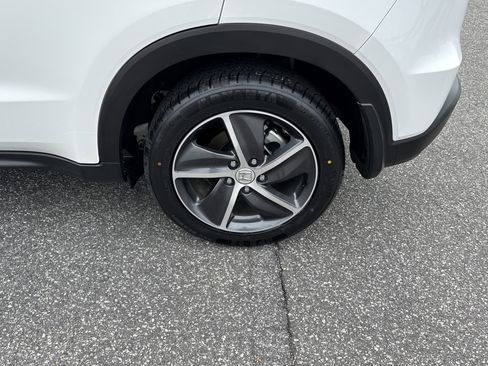 Used 2021 Honda HR-V EX-L image 13