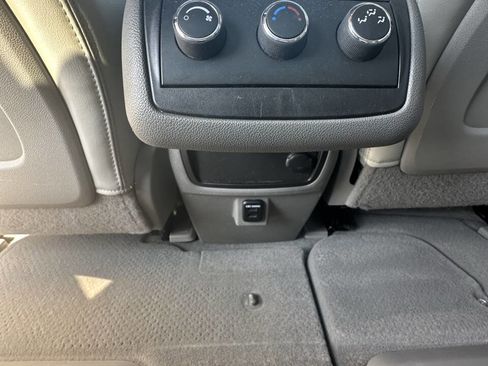 Used 2015 Buick Enclave Leather FWD image 12